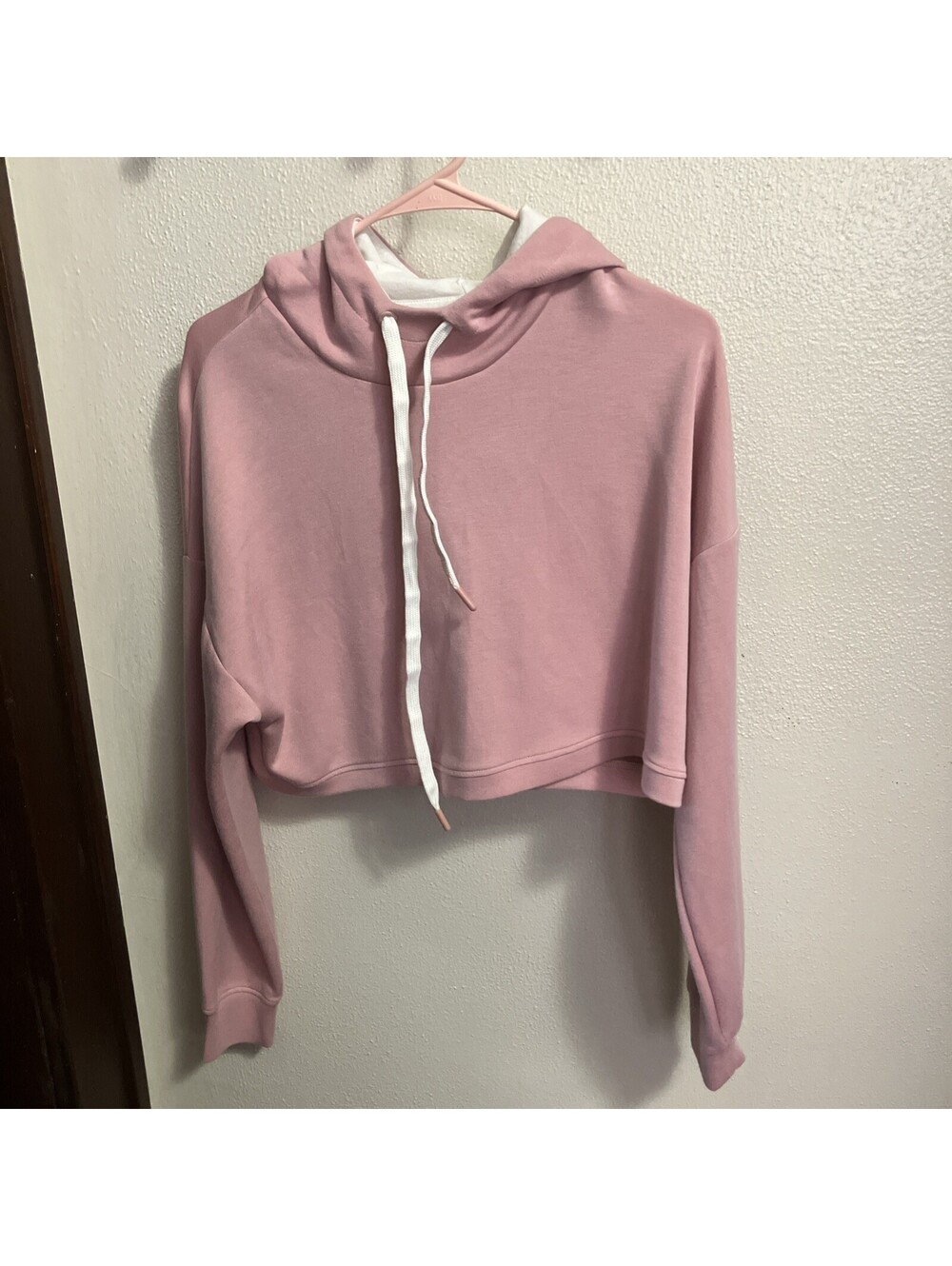 Guess Logo Cropped Hooded Sweatshirt Size S Reflective Long Sleeved pink